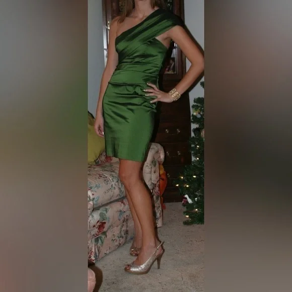 green emerald velvet dress Bridgette Column Gown – Kay Unger